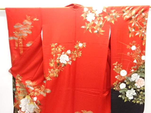  孔雀に草花模様振袖